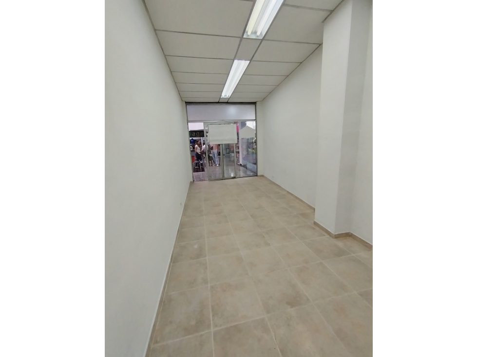 ARRIENDO LOCAL CENTRO COMERCIAL COMBEIMA - 4