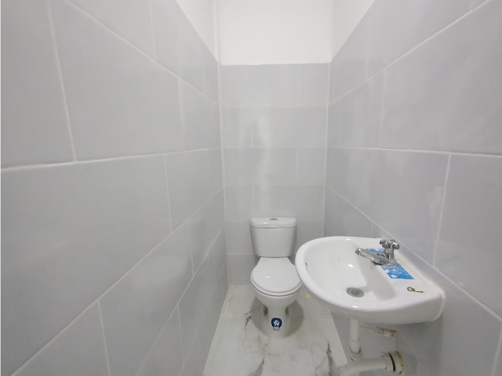 ARRIENDO LOCAL COMERCIAL SECTOR LA POLA - 6