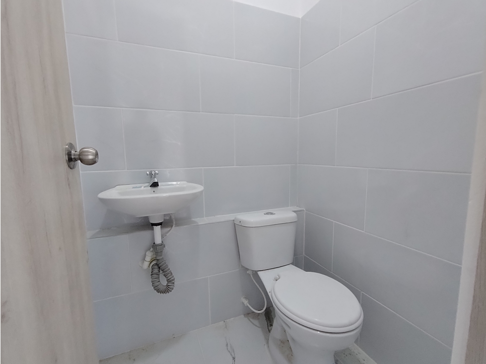 ARRIENDO LOCAL COMERCIAL SECTOR LA POLA - 5