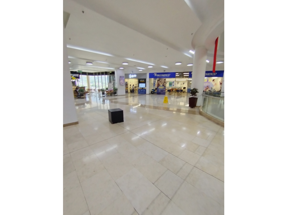 VENDO AMPLIO LOCAL COMERCIAL PISO 2 - CENTRO COMERCIAL AQUA - 5