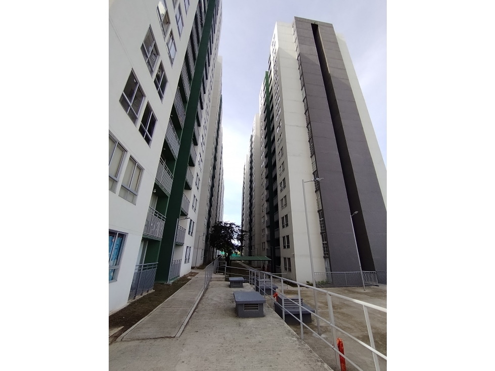 VENDO APARTAMENTO PARA ESTRENAR PISO 13 SECTOR POBLADO FLOR ALBA — foto 4