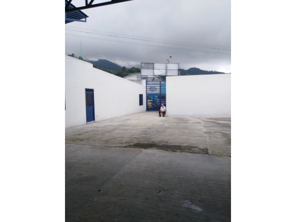 VENDO BODEGA EN EL BARRIO RICAURTE MIRAMAR - 3