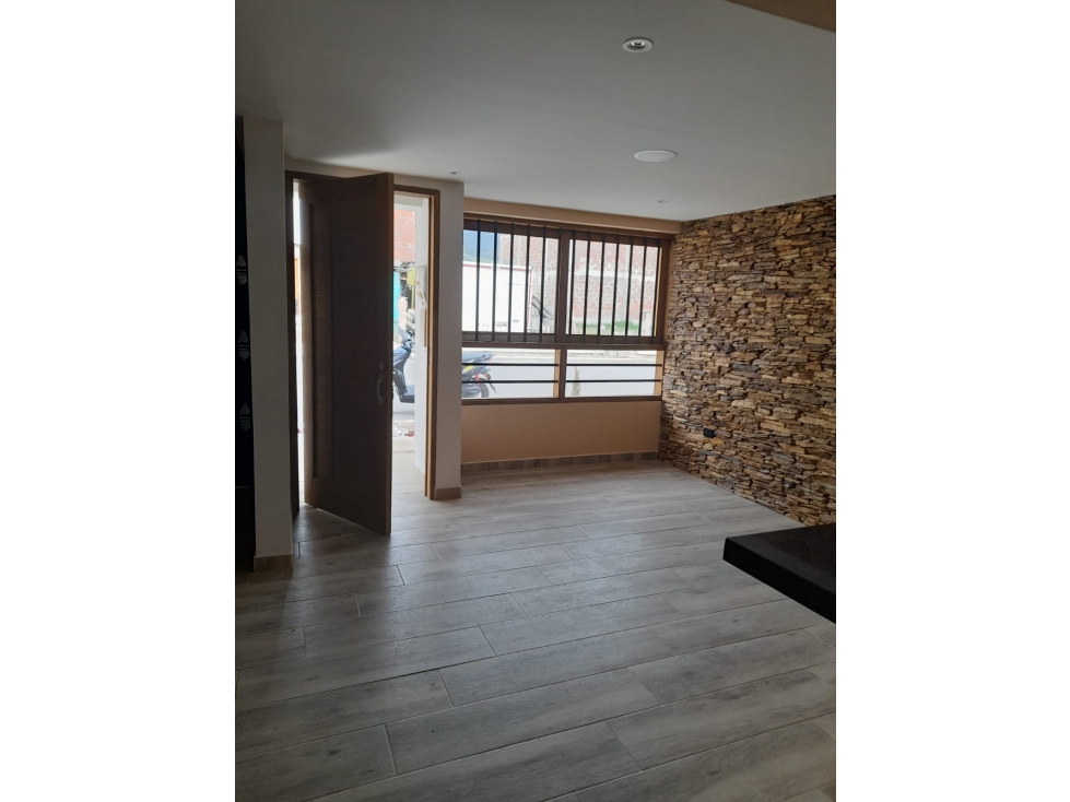 C0209. Vendo! Casa con acabados de lujo en buen sector La Ceja — foto 3
