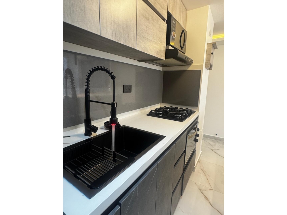 A0445. Vendo! Apartamento con acabados de lujo en unidad cerrada — foto 2