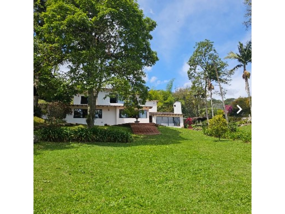 F0336. VENDO! Finca contemporánea en exclusiva unidad cerrada