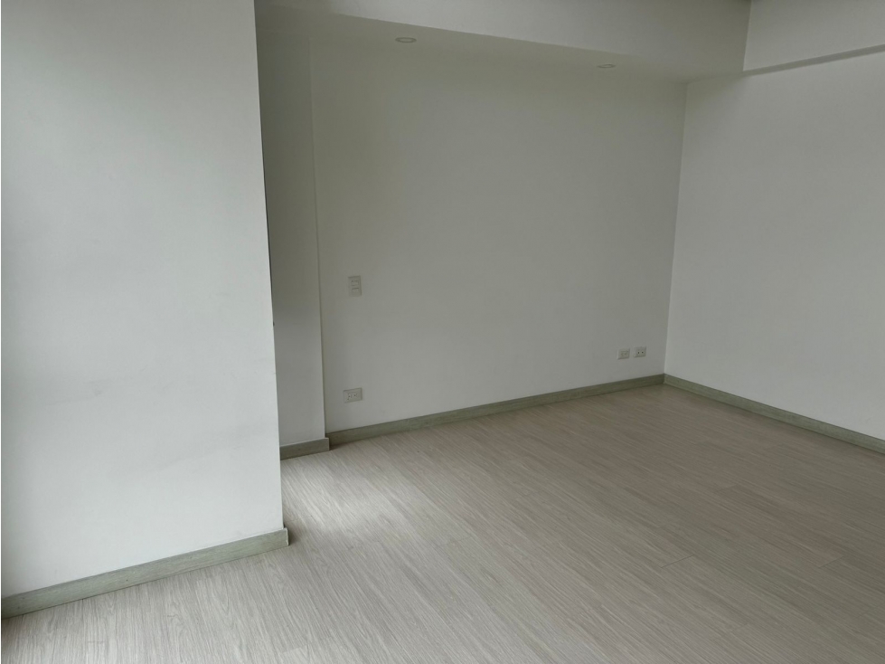 C0419 Vendo! Casa en zona residencial de Rionegro con acabados de Lujo - 6