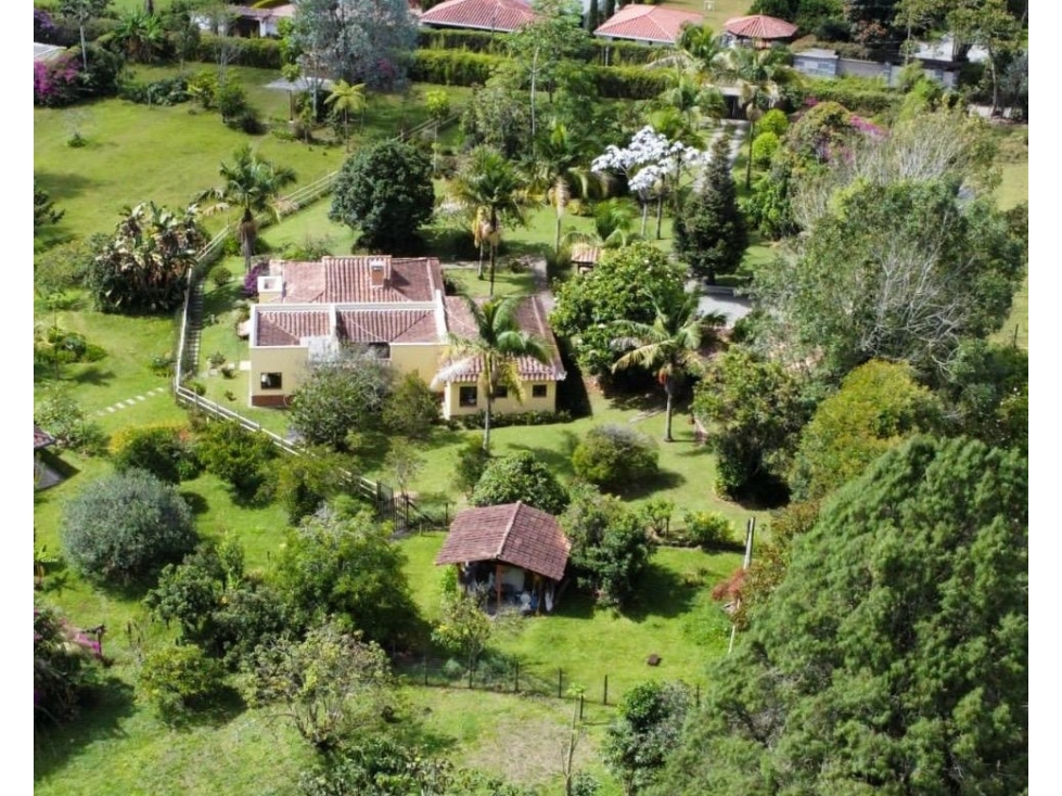 T0894. Finca con área de 2.800mt2 en excelente parcelación de La ceja