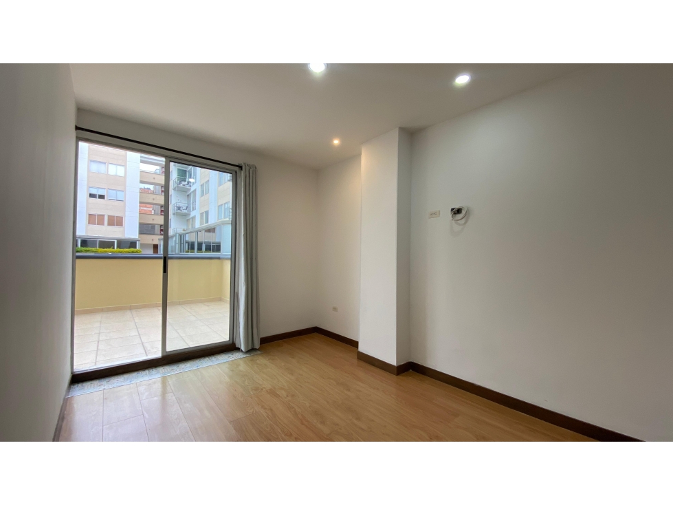 A0337. Vendo! Apartamento en unidad cerrada con terraza privada — foto 2