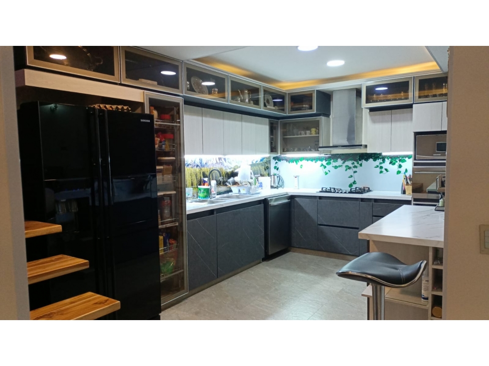C0261 Vendo Casa en unidad abierta, buenos acabados y ascensor La Ceja — foto 5