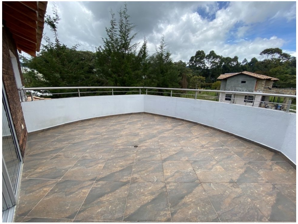 F0289 VENDO! Finca con excelentes zonas verdes en El Carmen — foto 2
