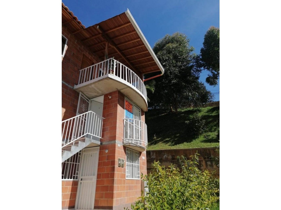 C0194. Vendo! Casa en excelente urbanizacion de Rionegro — foto 2