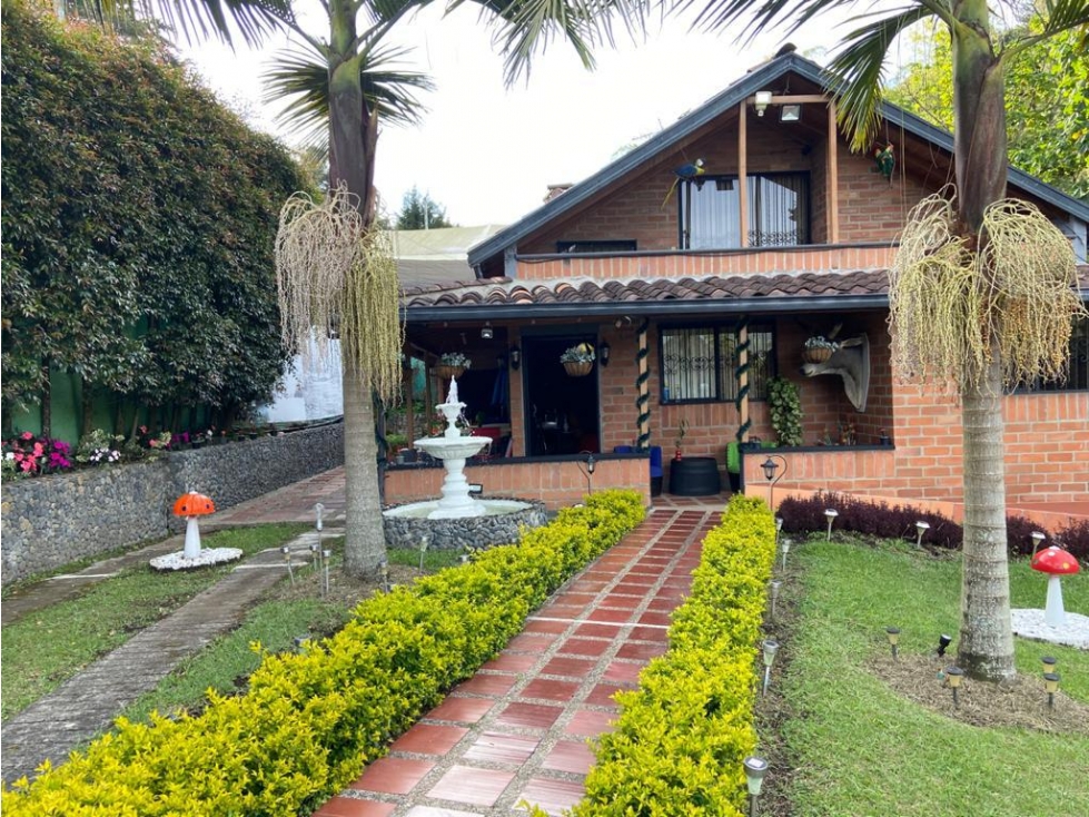 F0307. VENDO! Finca amoblada con excelente ubicación en La Ceja