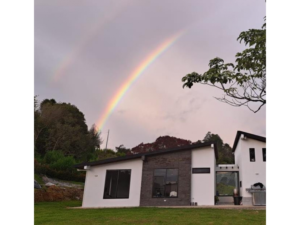 F0308. VENDO! Finca con excelente ubicación en La Ceja — foto 2
