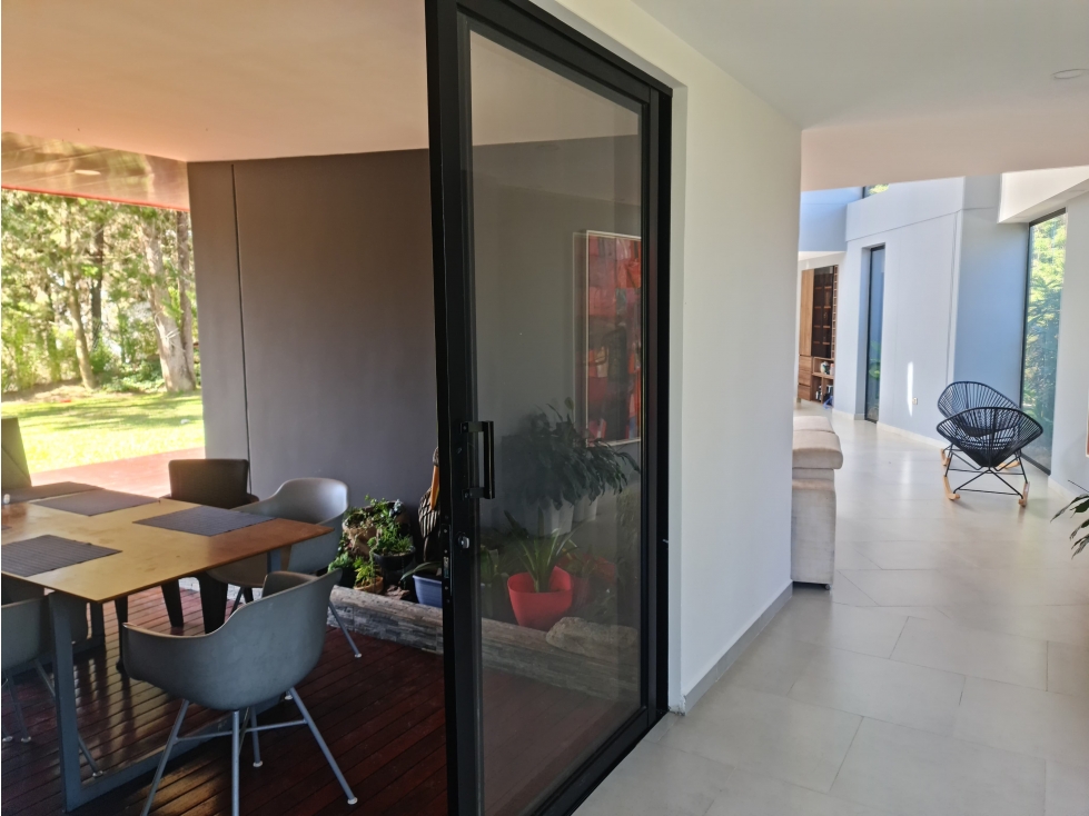 F0322 VENDO Casa finca de lujo en Parcelación 3 minutos del Aeropuerto — foto 3