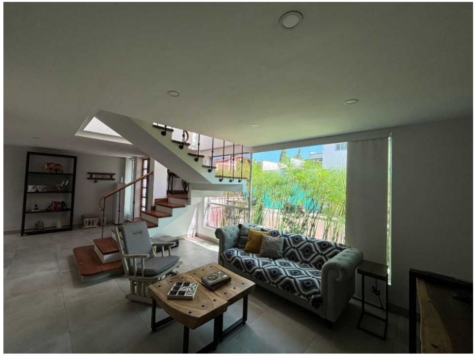 C0357. Vendo! Casa unifamiliar con amplios espacios en unidad cerrada — foto 3