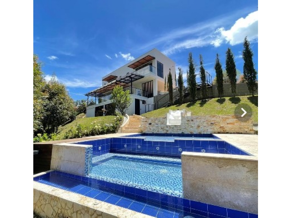 F0337. VENDO! Finca Luxury en exclusivo sector del Retiro