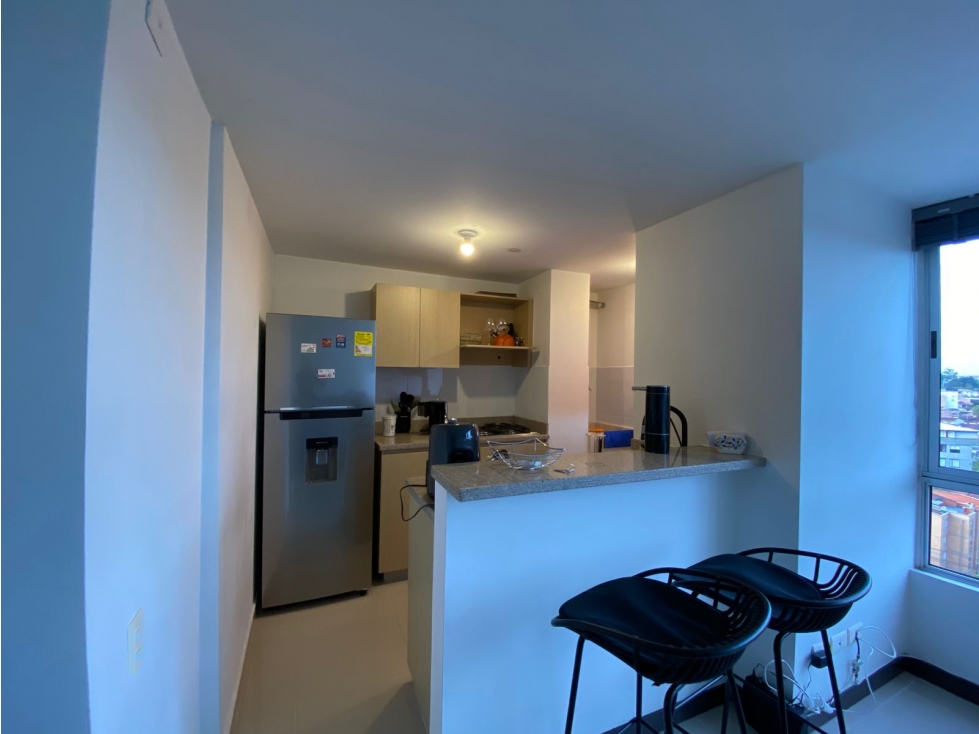 T0721 Alquilo! Apartamento amoblado en unidad cerrada con piscina