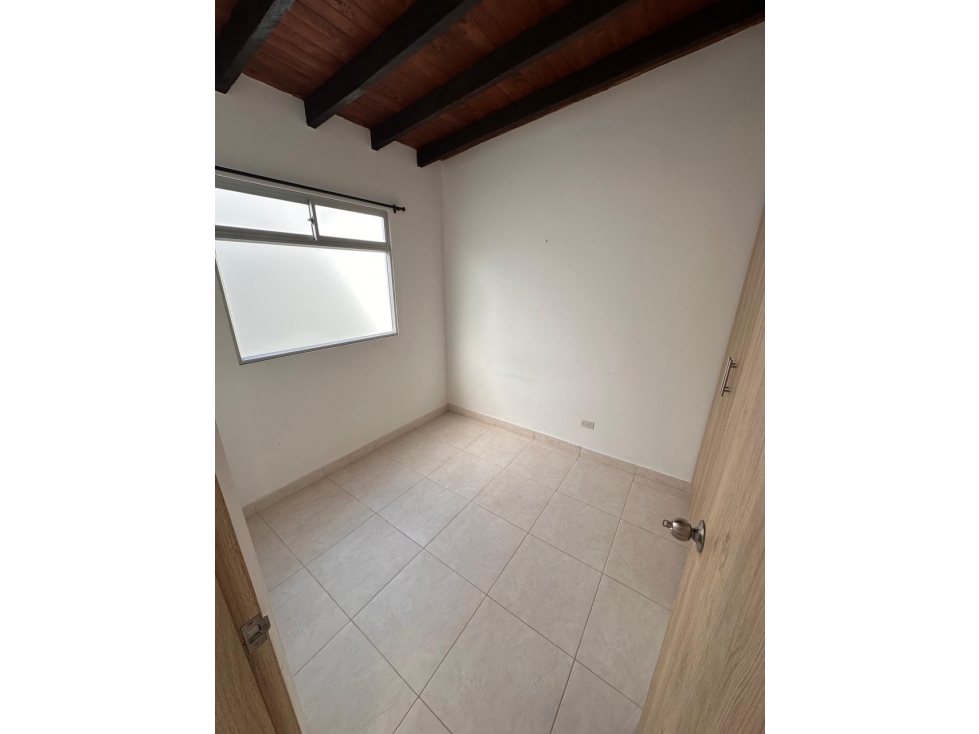A0503. Vendo! Apartamento segundo nivel de 64mt2 en El Carmen — foto 3