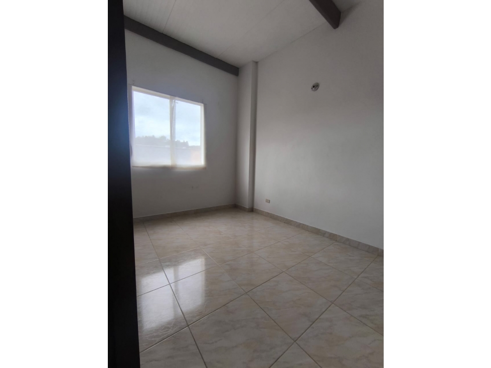 A0529. Vendo! Apartamento con acabados modernos en El Retiro — foto 3