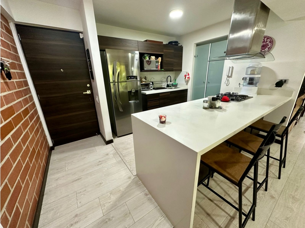 A0549. VENDO! Apartamento en exclusivo sector de el Retiro