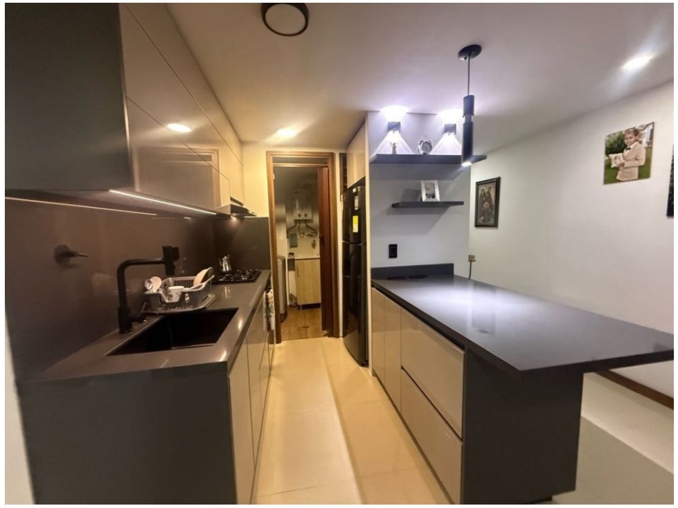 A0601. Apartamento cuarto nivel con 71mt2 en edificio en La Ceja