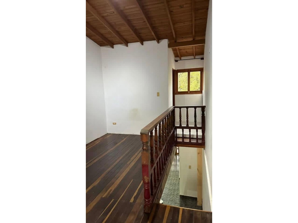 A0604. Apartamento de segundo nivel con mansarda en el Retiro — foto 6