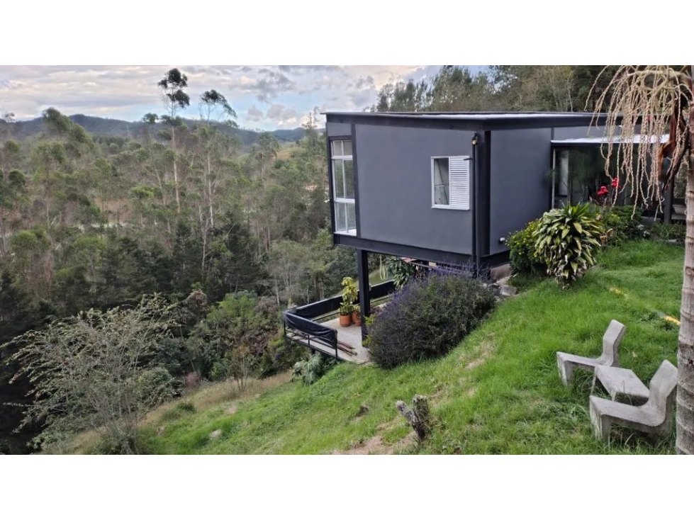T0885. Finca en El Retiro con construcción moderna y excelente acceso