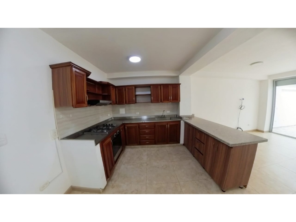C0225 Vendo! Primer piso con plancha en exclusivo sector en la Ceja — foto 3