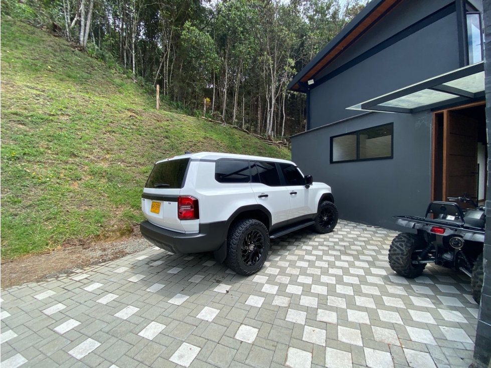 F0302. Vendo! Finca con acabados de lujo en El Retiro — foto 5