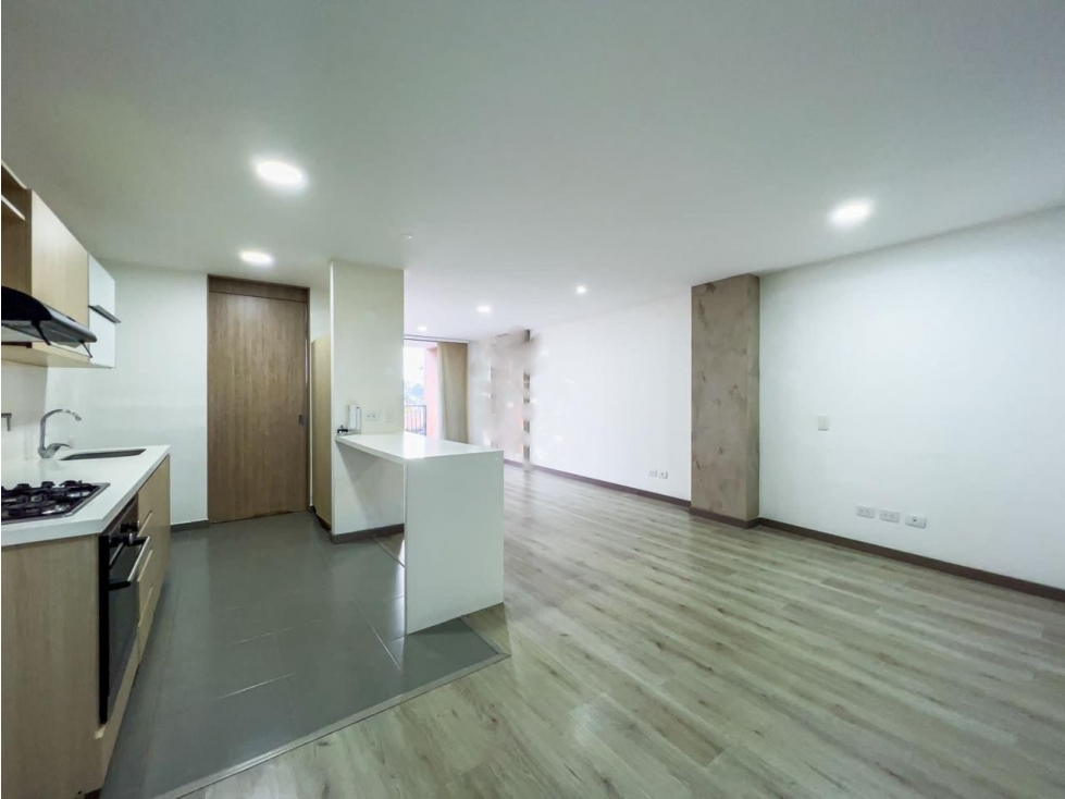 T0689 Alquilo! Apartamento con grandes espacios en sector exclusivo — foto 2