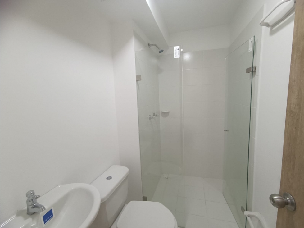 A0532. Vendo! Apartamento con acabados modernos para estrenar — foto 6