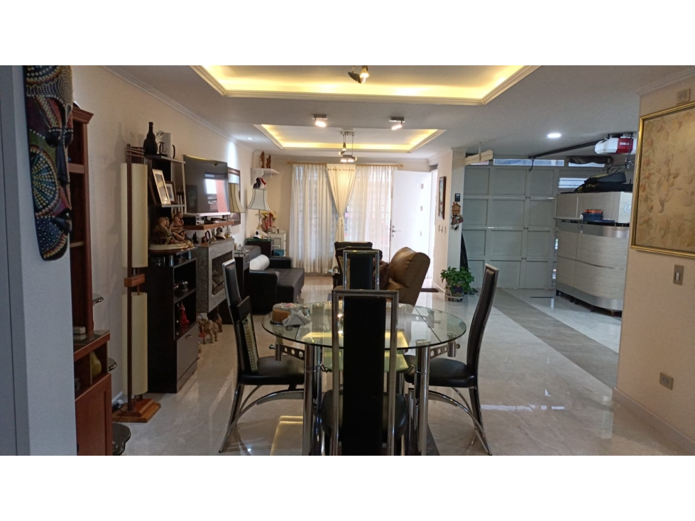 C0261 Vendo Casa en unidad abierta, buenos acabados y ascensor La Ceja