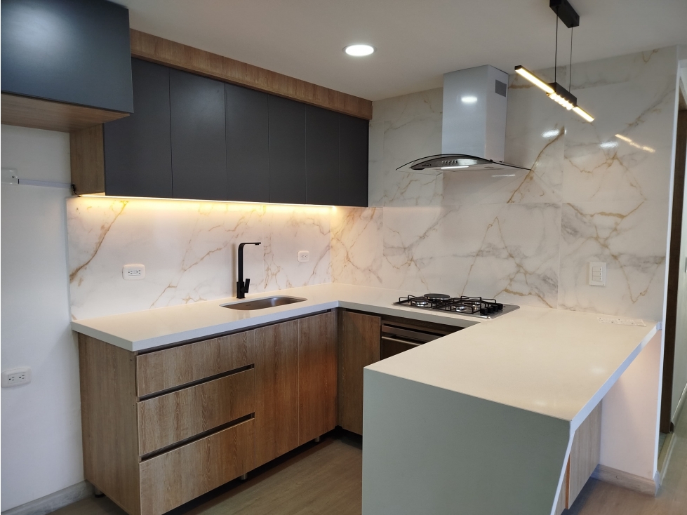 T0673 Alquilo! Apartamento para estrenar con acabados de lujo — foto 2