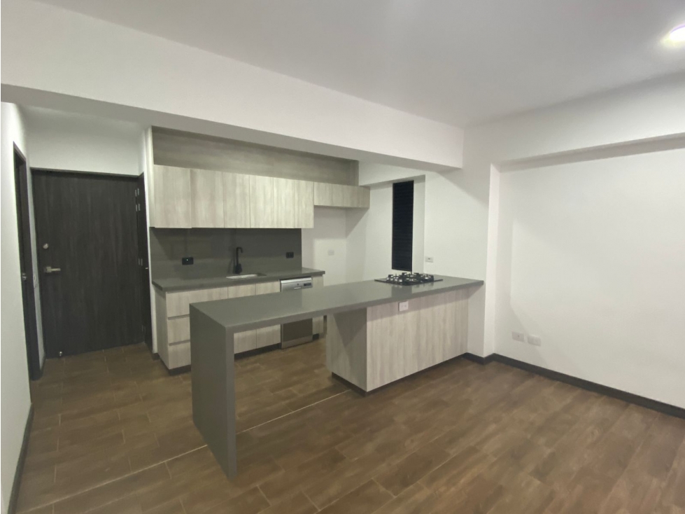 T0605. ¡ALQUILO! Apartamento en exclusiva unidad cerrada en El Retiro.