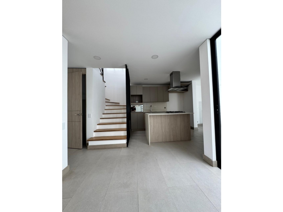 C0457. Casa unifamiliar de 140mt2 en urbanización de La Ceja — foto 2