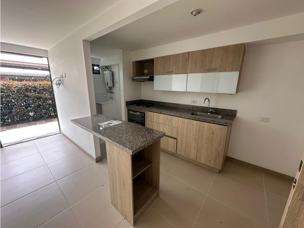 A0493. Apartamento primer nivel con terraza en unidad cerrada La Ceja