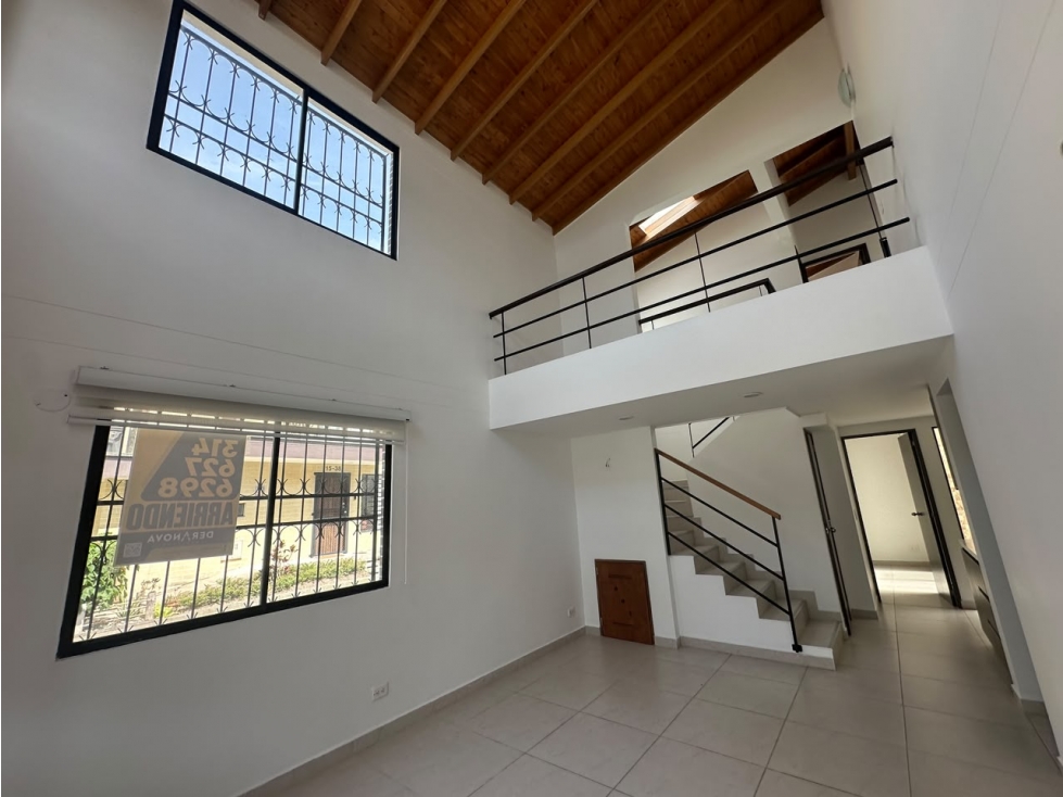 C0416. Casa de dos niveles con acabados modernos en La Ceja — foto 2