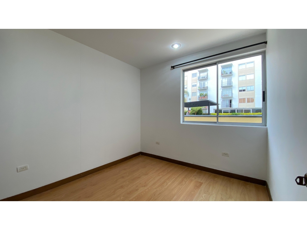 A0337. Vendo! Apartamento en unidad cerrada con terraza privada — foto 5
