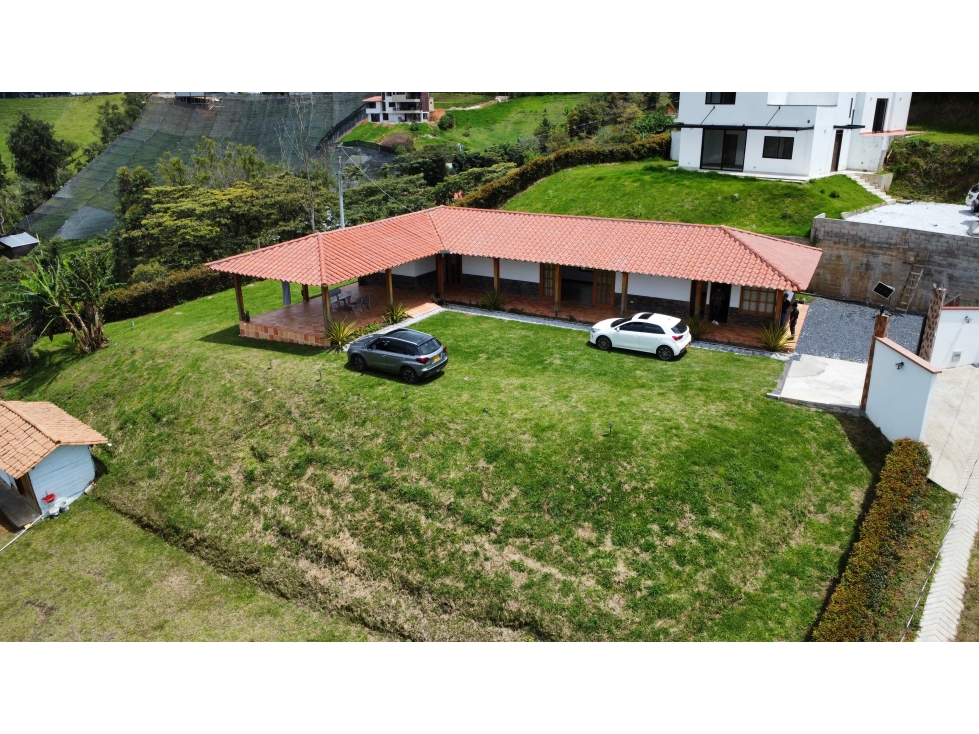 F0294. Finca con excelente ubicación y espacios en El Carmen
