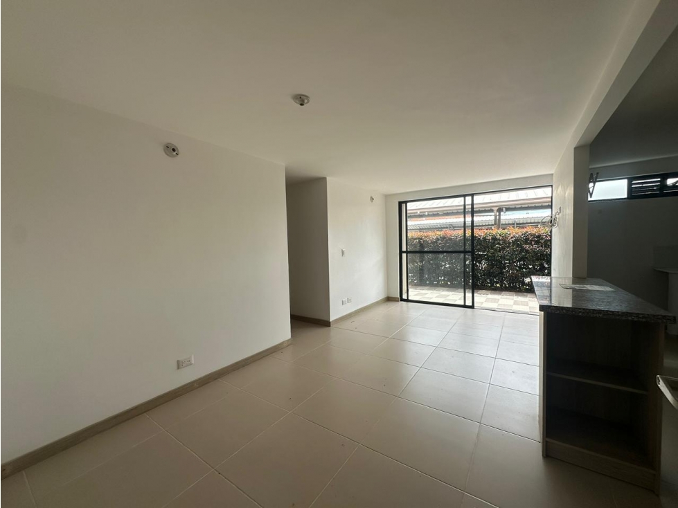 A0493. Apartamento primer nivel con terraza en unidad cerrada La Ceja — foto 3