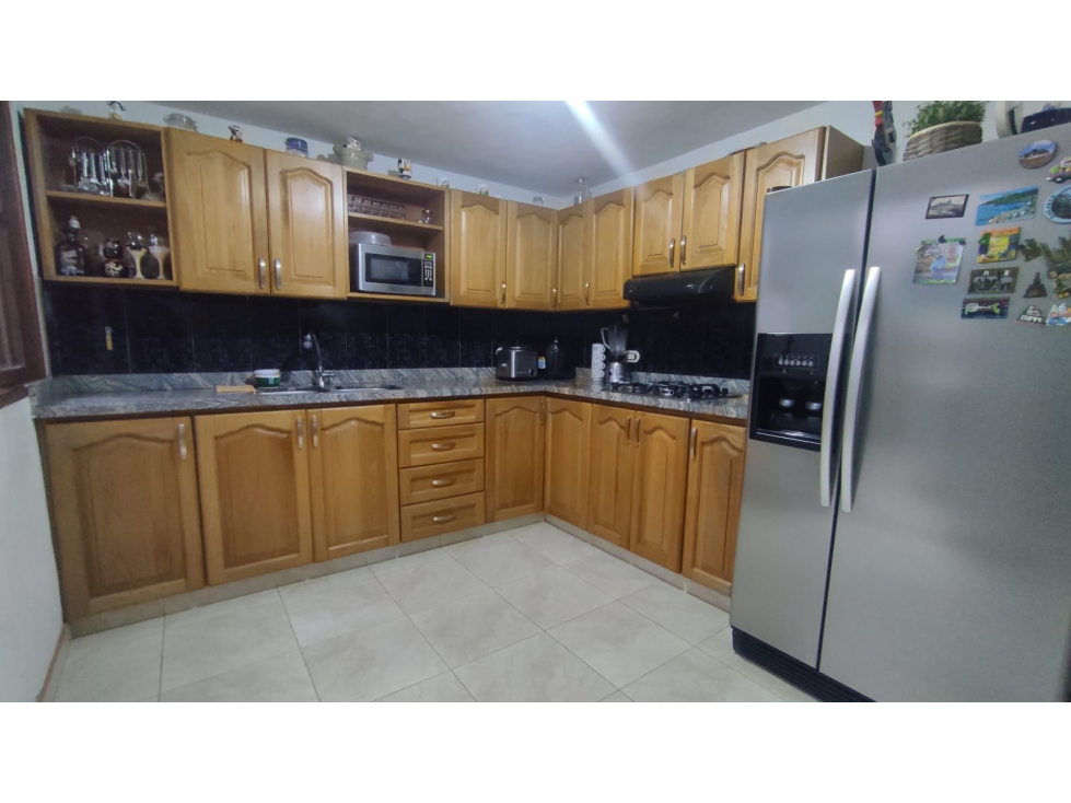 C0252. Vendo! Casa de 3 niveles, buenos espacios y buen sector La Ceja — foto 5