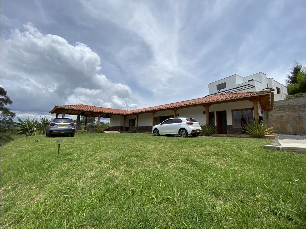 F0294. Finca con excelente ubicación y espacios en El Carmen — foto 3