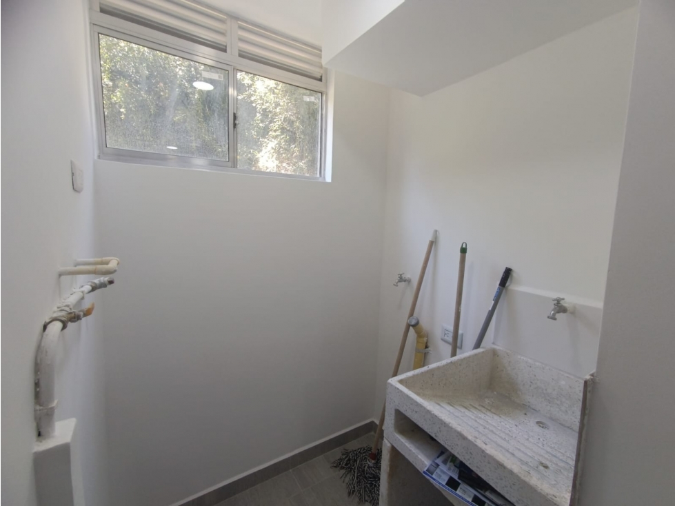 A0532. Vendo! Apartamento con acabados modernos para estrenar — foto 5