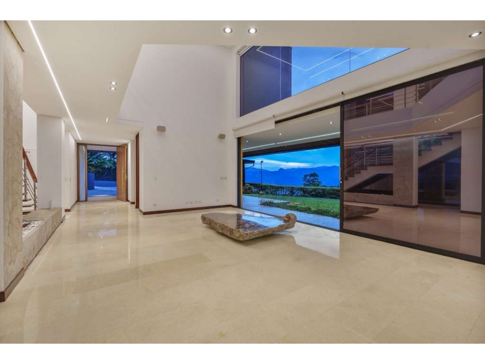 T0853. Finca de lujo con área de 2.000mt2 en parcelación, Medellin — foto 2