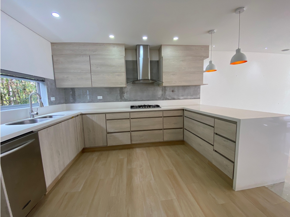 C0239. Vendo! Casa con acabados de lujo en unidad cerrada La Ceja — foto 4
