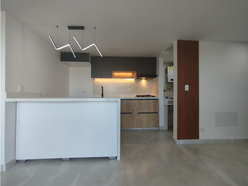 T0674 Alquilo! Apartamento para estrenar con acabados de lujo — foto 2