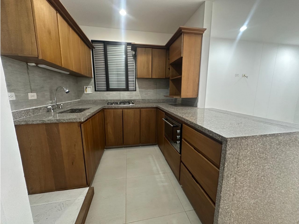 A0538. Apartamento primer nivel en unidad cerrada en La Ceja