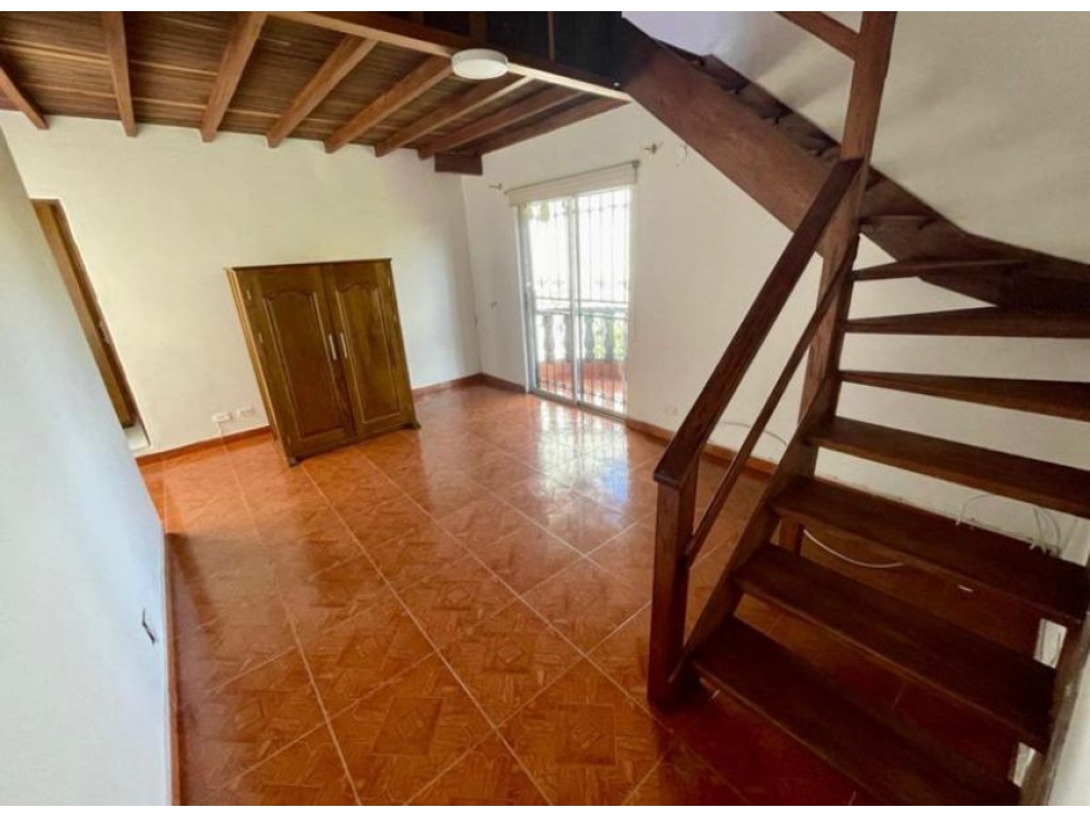 C0262. VENDO! Casa con excelentes acabado y espacios en Rionegro — foto 2
