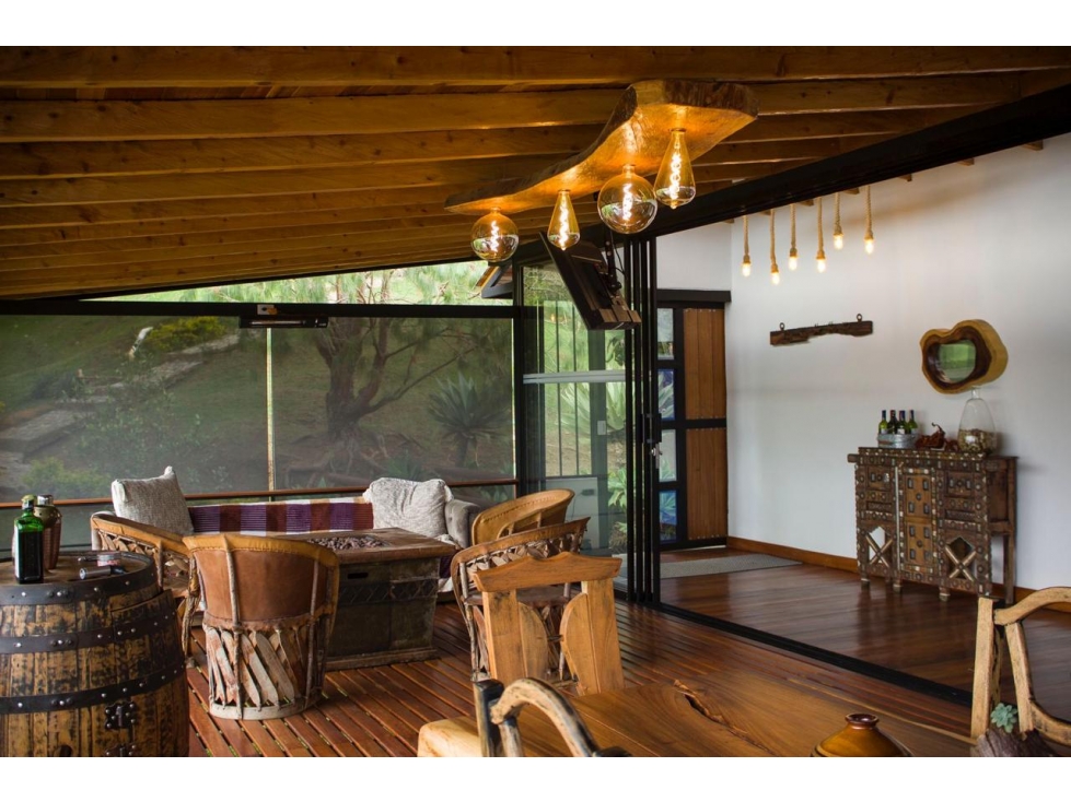F0293. VENDO! Finca con acabados de lujo y sector en Guarne