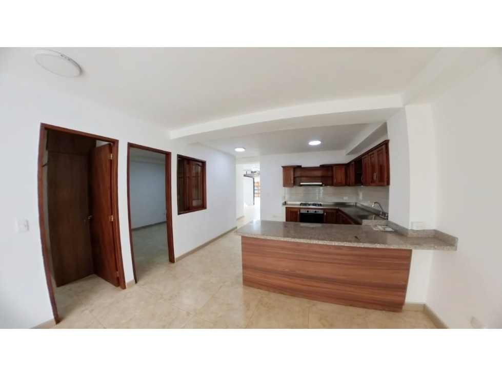 C0225 Vendo! Primer piso con plancha en exclusivo sector en la Ceja
